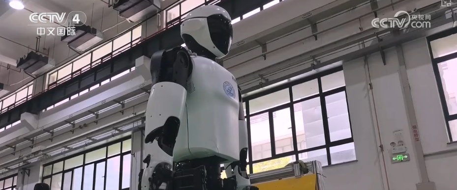 从“小突破”到“大布局” 人形机器人展示场景朝向“实用化工具”加速跑 从“小突破”到“大布局” 人形机器人展示场景朝向“实用化工具”加速跑