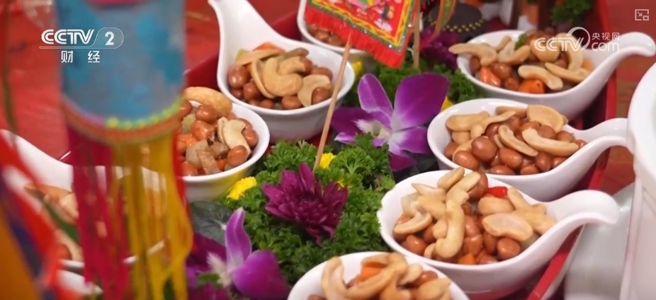 古老习俗“活”起来、“避暑+探险”“火”起来 暑期文旅热力全开 古老习俗“活”起来、“避暑+探险”“火”起来 暑期文旅热力全开