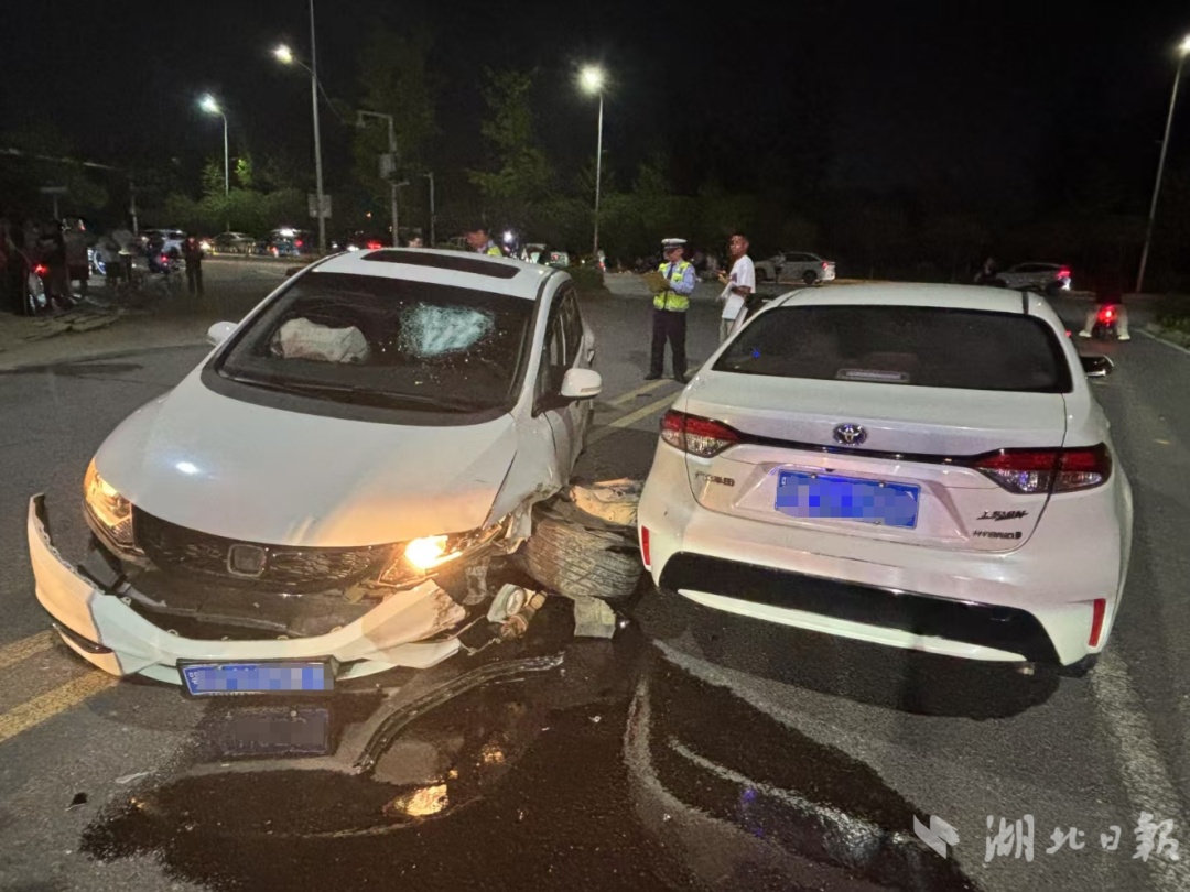 交警蒋仲超,抢救12天后不幸牺牲,年仅41岁 交警蒋仲超,抢救12天后不幸牺牲,年仅41岁