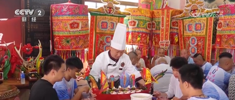 古老习俗“活”起来、“避暑+探险”“火”起来 暑期文旅热力全开 古老习俗“活”起来、“避暑+探险”“火”起来 暑期文旅热力全开