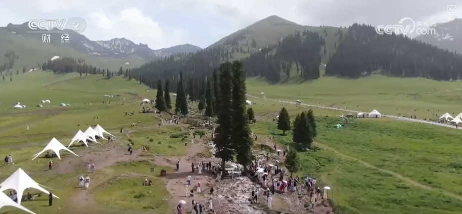 古老习俗“活”起来、“避暑+探险”“火”起来 暑期文旅热力全开 古老习俗“活”起来、“避暑+探险”“火”起来 暑期文旅热力全开