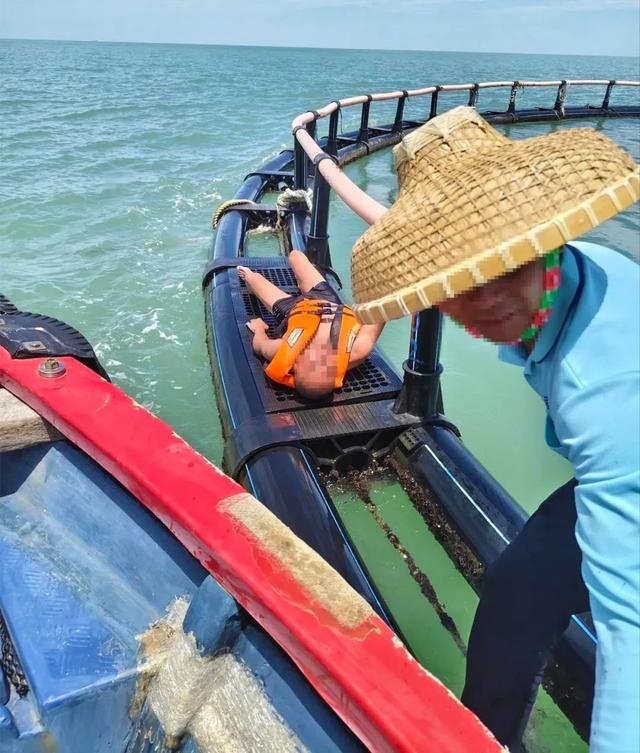“漂了2天”!台风天,海南划桨板出海的父子在广东获救…… “漂了2天”!台风天,海南划桨板出海的父子在广东获救……