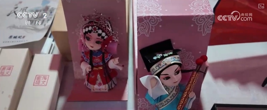 “八小时外”消费火热 夏日经济“夜动力”撬动消费“夜”态新引擎 “八小时外”消费火热 夏日经济“夜动力”撬动消费“夜”态新引擎