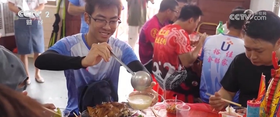 古老习俗“活”起来、“避暑+探险”“火”起来 暑期文旅热力全开 古老习俗“活”起来、“避暑+探险”“火”起来 暑期文旅热力全开