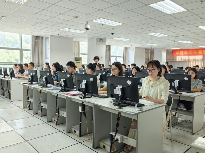 探访高考评卷现场：让每一分有理有据