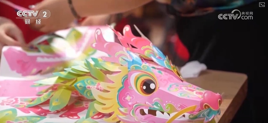 古老习俗“活”起来、“避暑+探险”“火”起来 暑期文旅热力全开 古老习俗“活”起来、“避暑+探险”“火”起来 暑期文旅热力全开