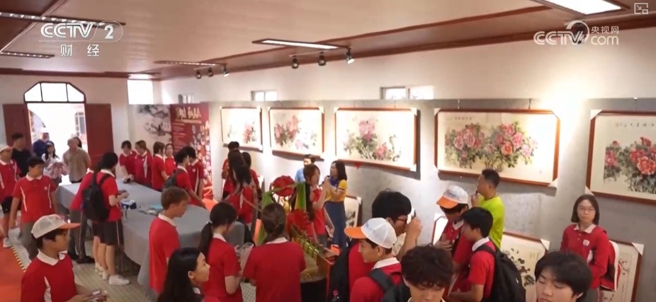 古老习俗“活”起来、“避暑+探险”“火”起来 暑期文旅热力全开 古老习俗“活”起来、“避暑+探险”“火”起来 暑期文旅热力全开