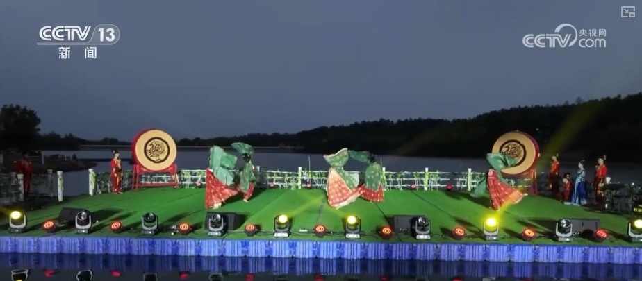 “八小时外”消费火热 夏日经济“夜动力”撬动消费“夜”态新引擎 “八小时外”消费火热 夏日经济“夜动力”撬动消费“夜”态新引擎