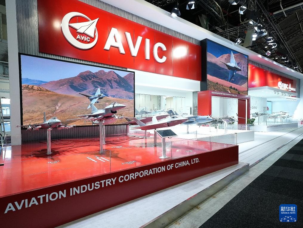 中国航空明星产品亮相巴黎航展