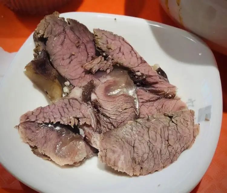 免费吃面、咖啡7折……上海有人每天都来吃！凭电影票就有优惠，别忘了用哦