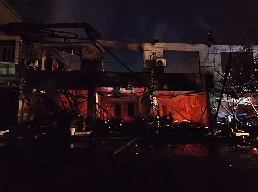 男子酒后“兑现”狂言,烧毁5家损失超百万!放火罪怎么判? 男子酒后“兑现”狂言,烧毁5家损失超百万!放火罪怎么判?