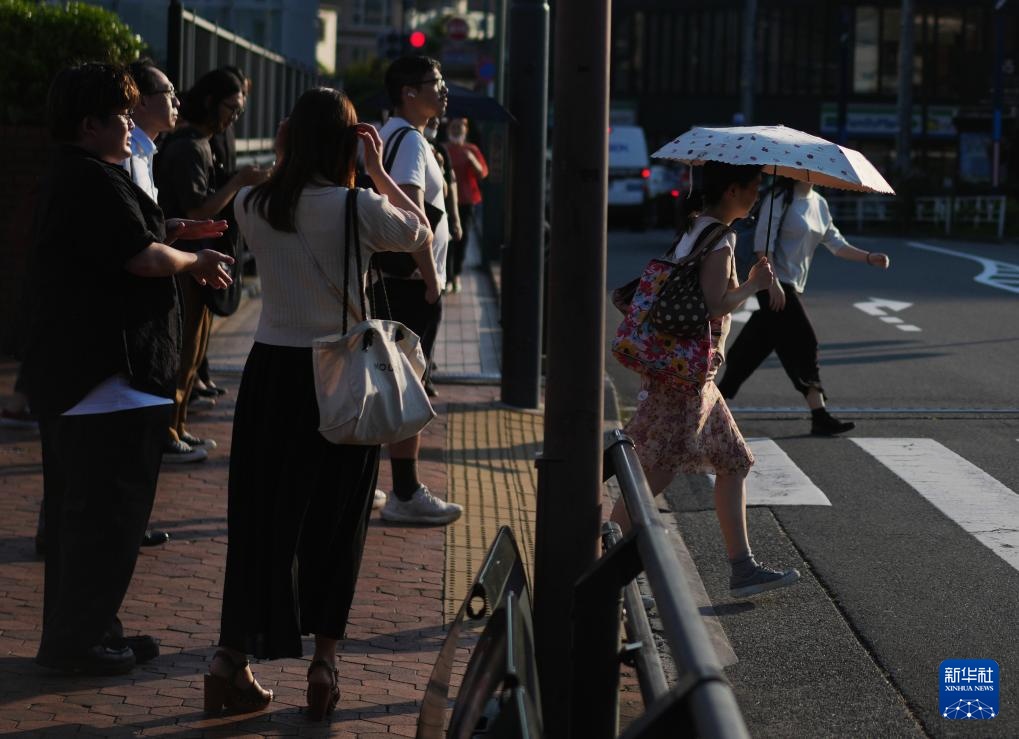 日本东京遭遇高温天气 日本东京遭遇高温天气