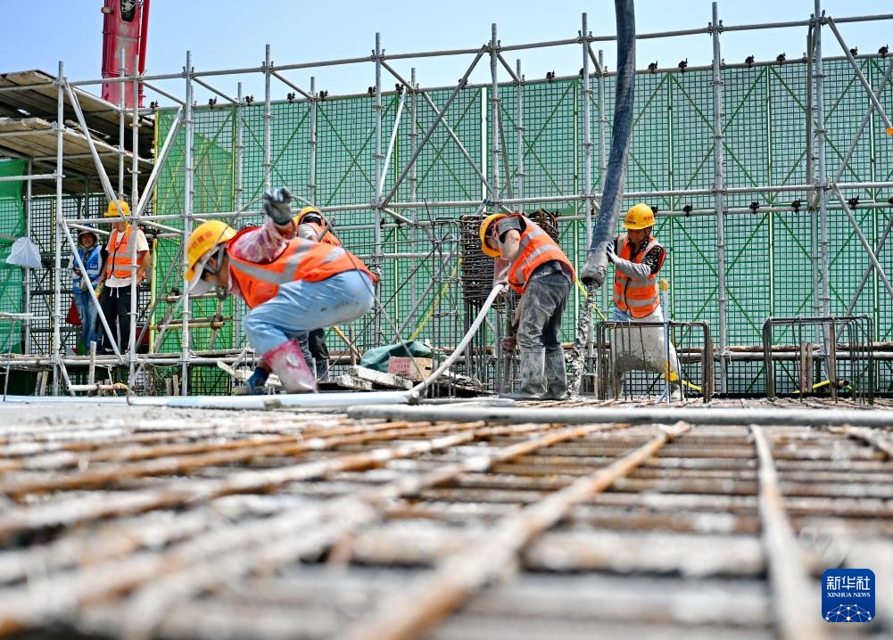 雄忻高铁河北段站房主体结构全部封顶 雄忻高铁河北段站房主体结构全部封顶