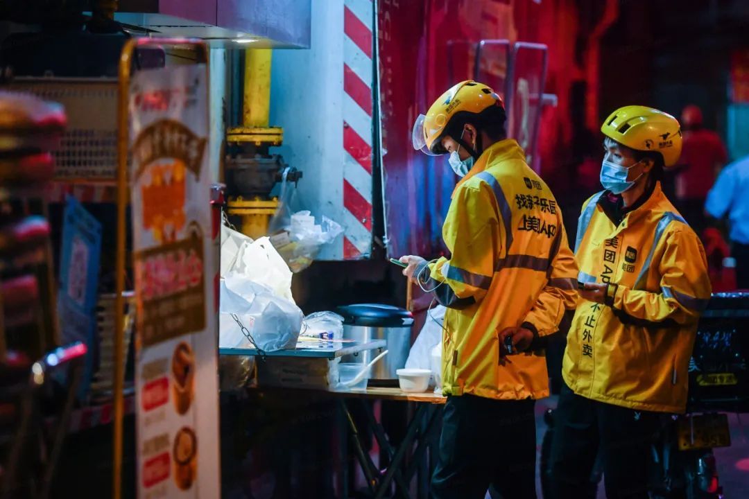 医院不给个人办理健康证，没法接单急坏骑手！多方努力下难题解决了