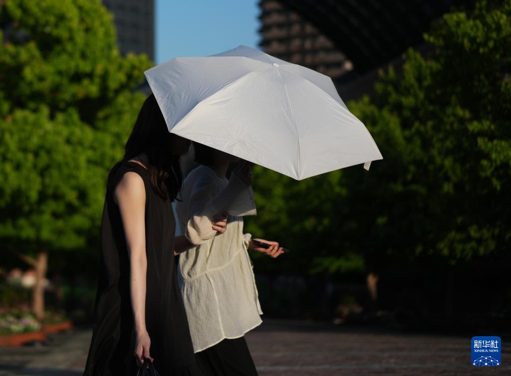 日本东京遭遇高温天气 日本东京遭遇高温天气