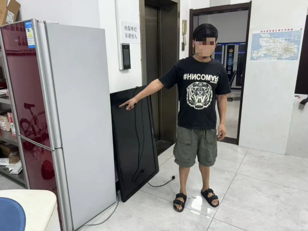 傻眼!家电门窗,全被搬空...民警1小时抓获“拆家式”租客 傻眼!家电门窗,全被搬空...民警1小时抓获“拆家式”租客