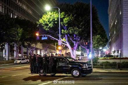 洛杉矶市长解除市中心宵禁 洛杉矶市长解除市中心宵禁