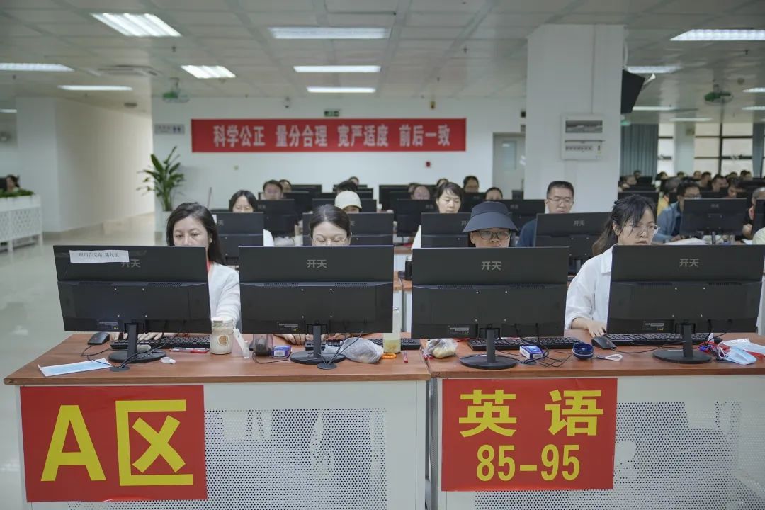 整体评卷进度已过70%!记者探访海南高考评卷现场 整体评卷进度已过70%!记者探访海南高考评卷现场