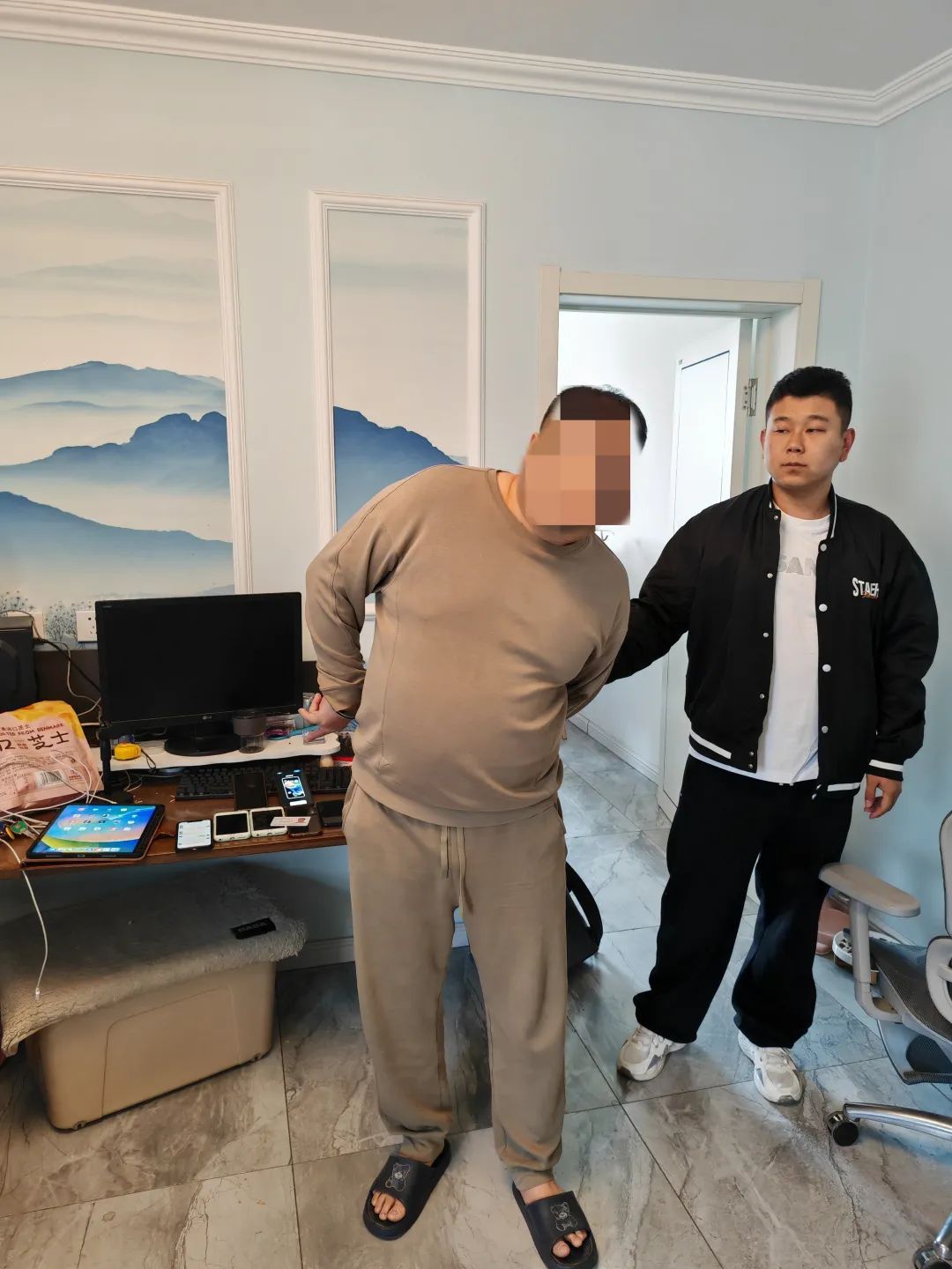 一特大“网络水军”团伙覆灭!警方斩断虚假流量黑灰产业链 一特大“网络水军”团伙覆灭!警方斩断虚假流量黑灰产业链