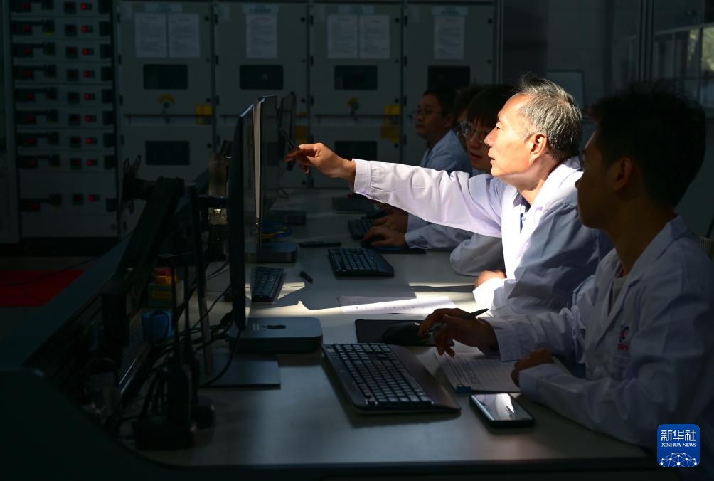 大科学装置“夸父”低杂波电流驱动系统完成测试并通过验收