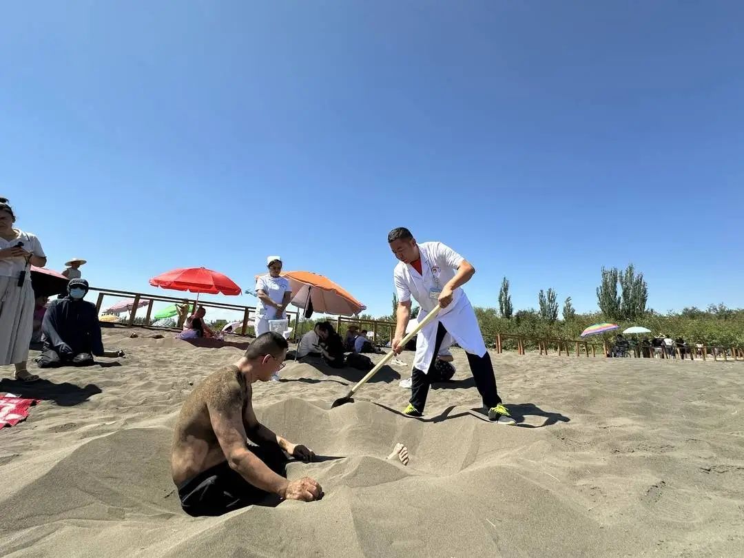 吐鲁番沙疗走红！可报异地医保，不少南方人前去体验
