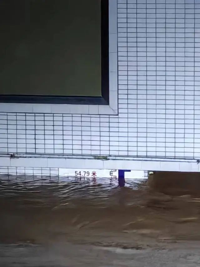 红色预警！一级应急响应！广东一地发布紧急动员令，全县停课、停工、停产、停运、停业