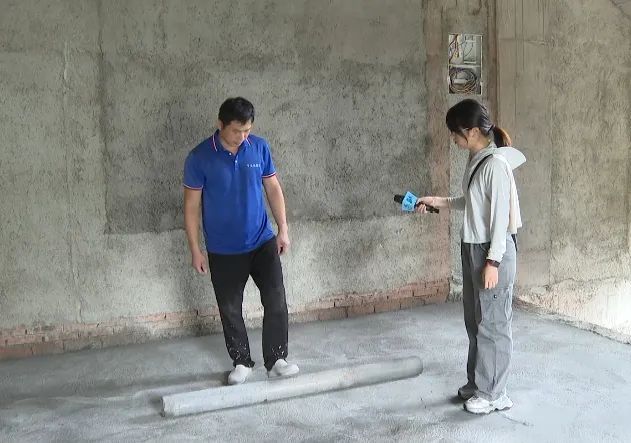 “滚筒舞者”网上走红 水磨石匠人的26年钻研