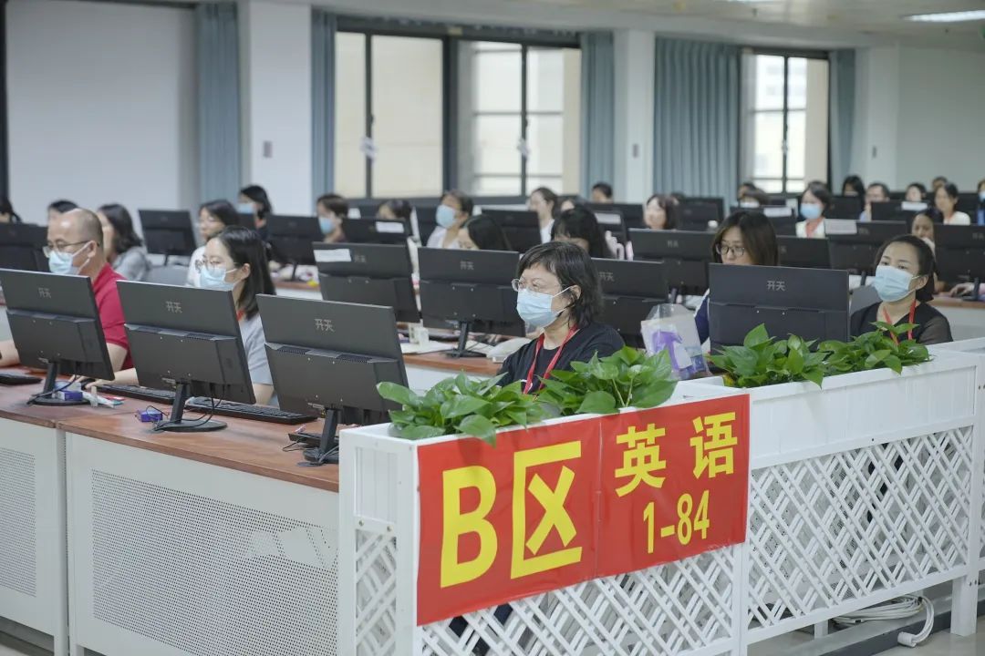 整体评卷进度已过70%!记者探访海南高考评卷现场 整体评卷进度已过70%!记者探访海南高考评卷现场