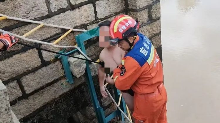 “蝴蝶”刮来免费海鲜?台风过境后,消防紧急提醒! “蝴蝶”刮来免费海鲜?台风过境后,消防紧急提醒!