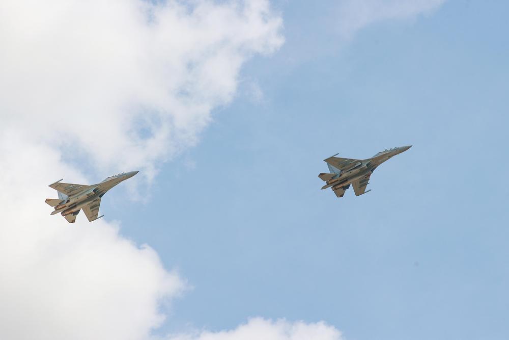 翱翔天际!看对空、对地、对海多课目异型机协同训练 翱翔天际!看对空、对地、对海多课目异型机协同训练