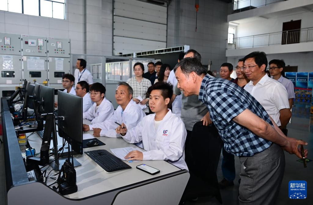 大科学装置“夸父”低杂波电流驱动系统完成测试并通过验收