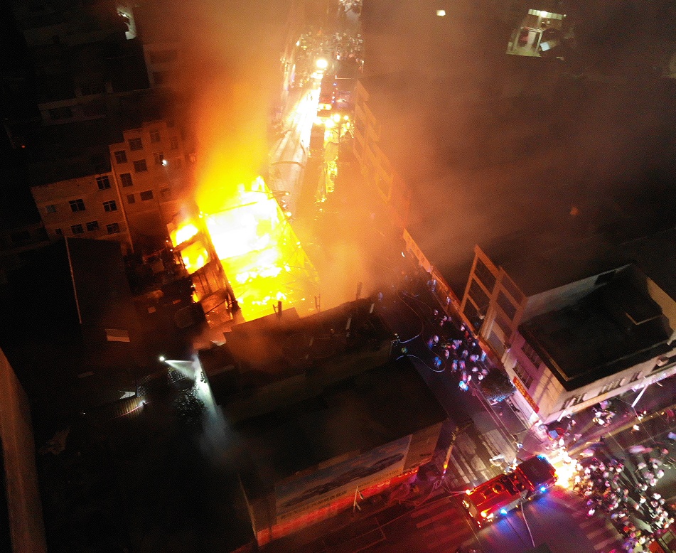 男子酒后“兑现”狂言,烧毁5家损失超百万!放火罪怎么判? 男子酒后“兑现”狂言,烧毁5家损失超百万!放火罪怎么判?