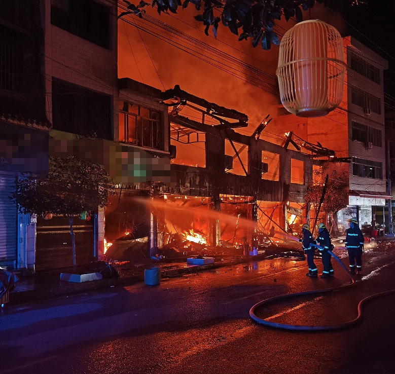 男子酒后“兑现”狂言,烧毁5家损失超百万!放火罪怎么判? 男子酒后“兑现”狂言,烧毁5家损失超百万!放火罪怎么判?