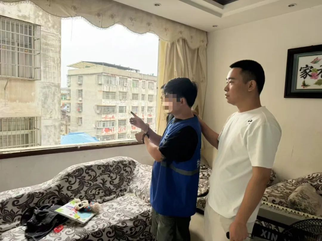 傻眼!家电门窗,全被搬空...民警1小时抓获“拆家式”租客 傻眼!家电门窗,全被搬空...民警1小时抓获“拆家式”租客