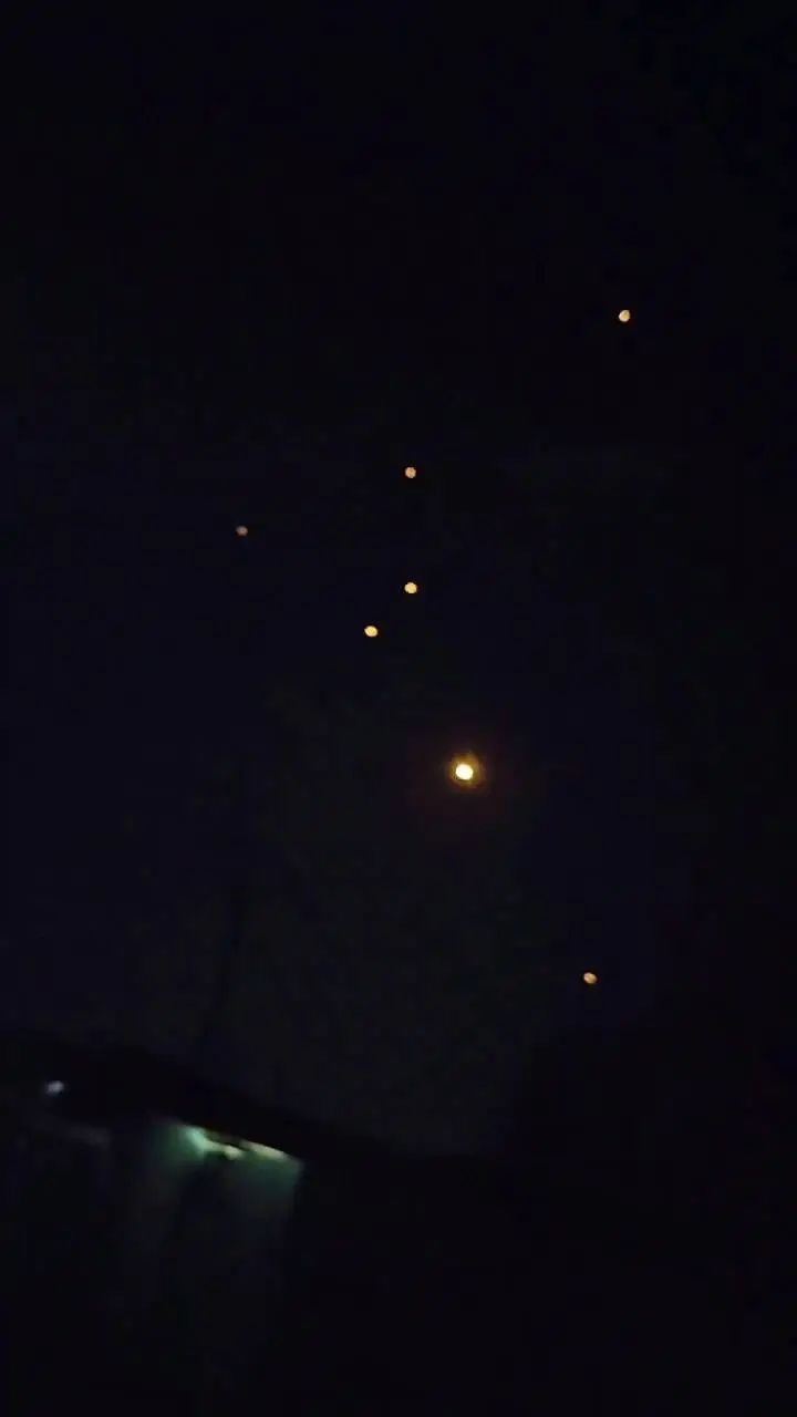 川籍工人讲述在以色列处境:常有导弹半夜突袭,每晚只睡三四小时 川籍工人讲述在以色列处境:常有导弹半夜突袭,每晚只睡三四小时