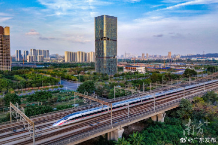 深圳北至深圳北高峰大环线将于下月开行 深圳北至深圳北高峰大环线将于下月开行