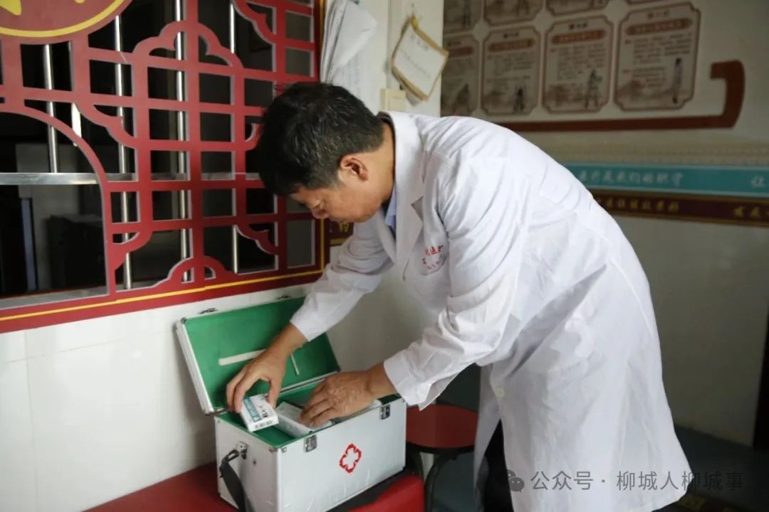 轮椅拐杖追着跑!柳州这个男人,竟“骗”了村民37年 轮椅拐杖追着跑!柳州这个男人,竟“骗”了村民37年