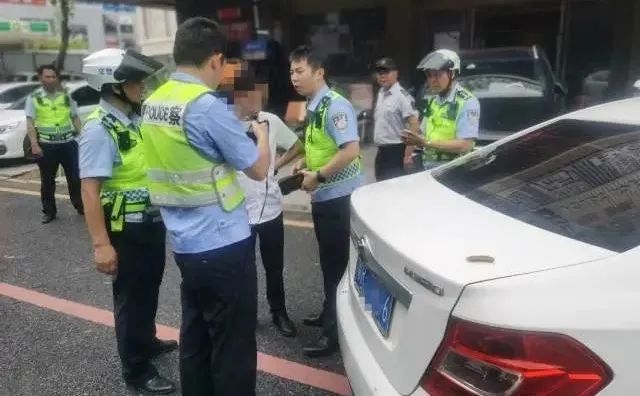 醉驾撞人后逃逸!男子1小时落网 醉驾撞人后逃逸!男子1小时落网