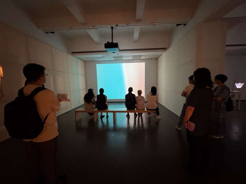 外滩美术馆调整入馆模式后首日情况如何?记者探访 外滩美术馆调整入馆模式后首日情况如何?记者探访