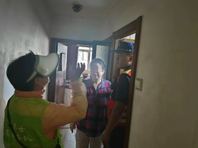 烟雾弥漫之际,“小盒子”及时发声,保住82岁独居奶奶! 烟雾弥漫之际,“小盒子”及时发声,保住82岁独居奶奶!