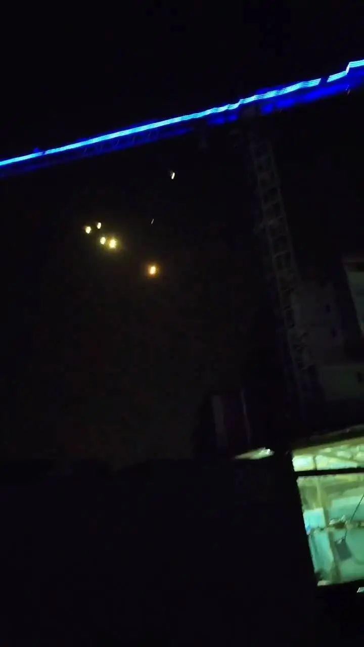 川籍工人讲述在以色列处境:常有导弹半夜突袭,每晚只睡三四小时 川籍工人讲述在以色列处境:常有导弹半夜突袭,每晚只睡三四小时