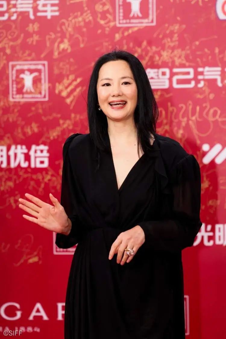 金爵评委咏梅的简单哲学：如果生活得简单一些，有些焦虑自然就不存在了