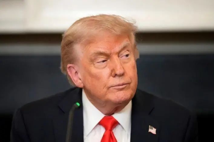 批准却未下令原因披露 特朗普质疑钻地弹效力 批准却未下令原因披露 特朗普质疑钻地弹效力