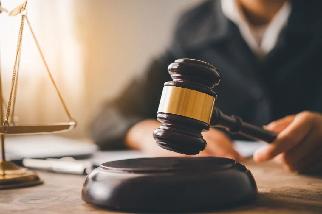 生母去世女孩分得赔偿款40余万,父亲将钱转给继母炒股赔光,法院判了 生母去世女孩分得赔偿款40余万,父亲将钱转给继母炒股赔光,法院判了