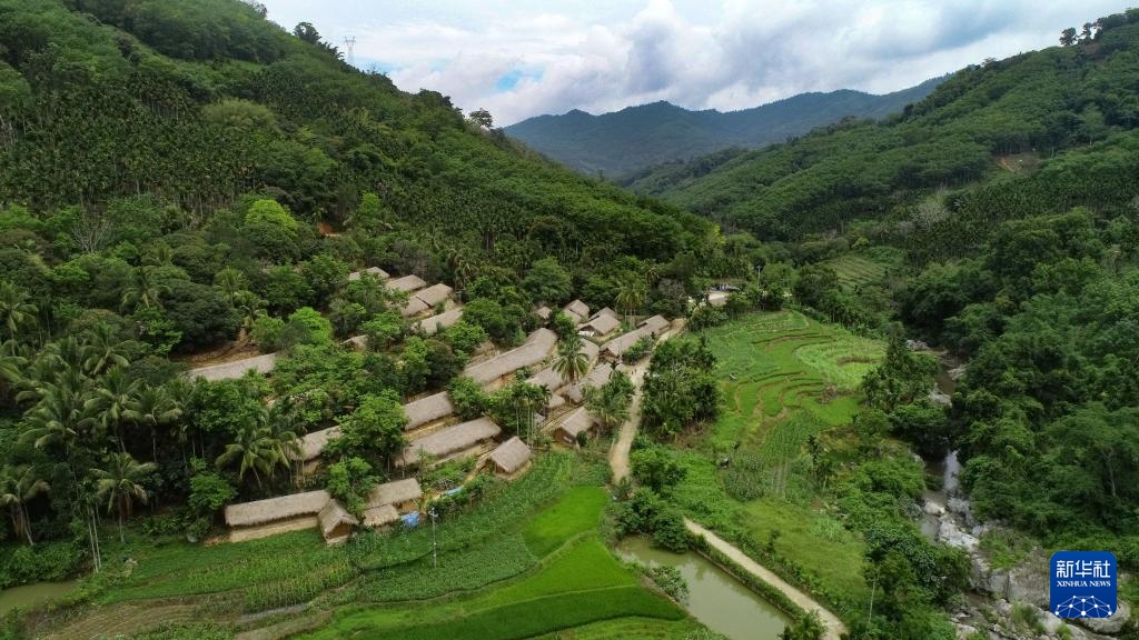 中国之城丨海南五指山：青山满目碧水萦绕的翡翠之城