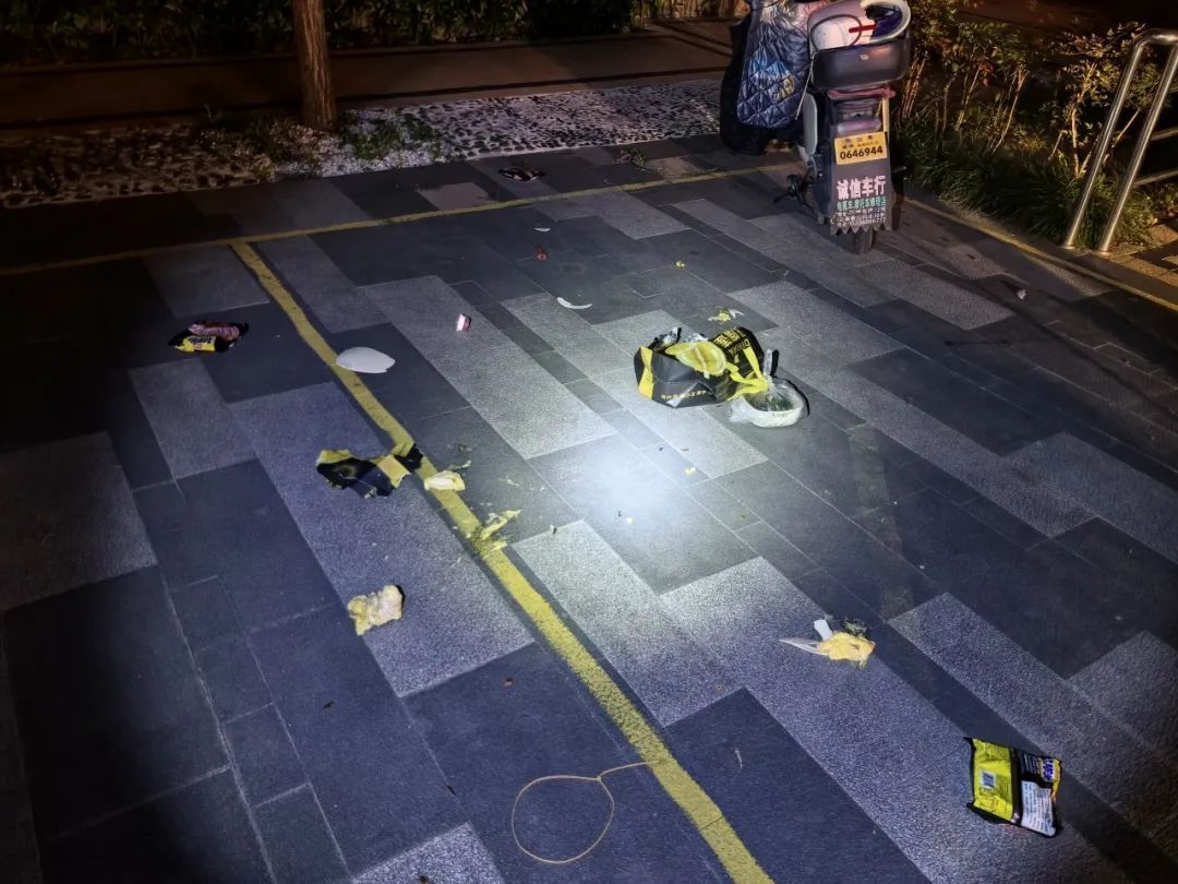 11楼扔下榴莲壳，获刑！