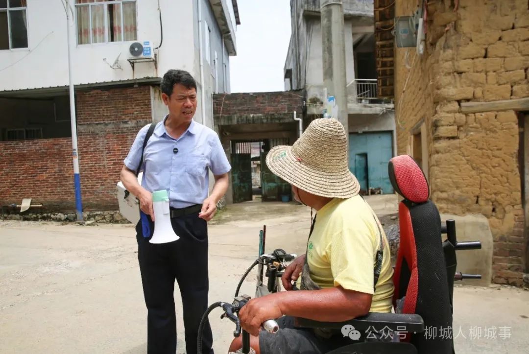 轮椅拐杖追着跑!柳州这个男人,竟“骗”了村民37年 轮椅拐杖追着跑!柳州这个男人,竟“骗”了村民37年