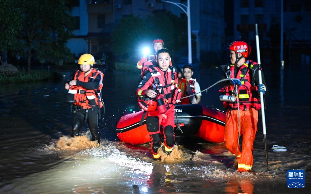 直击广东怀集洪水抢险救灾 直击广东怀集洪水抢险救灾