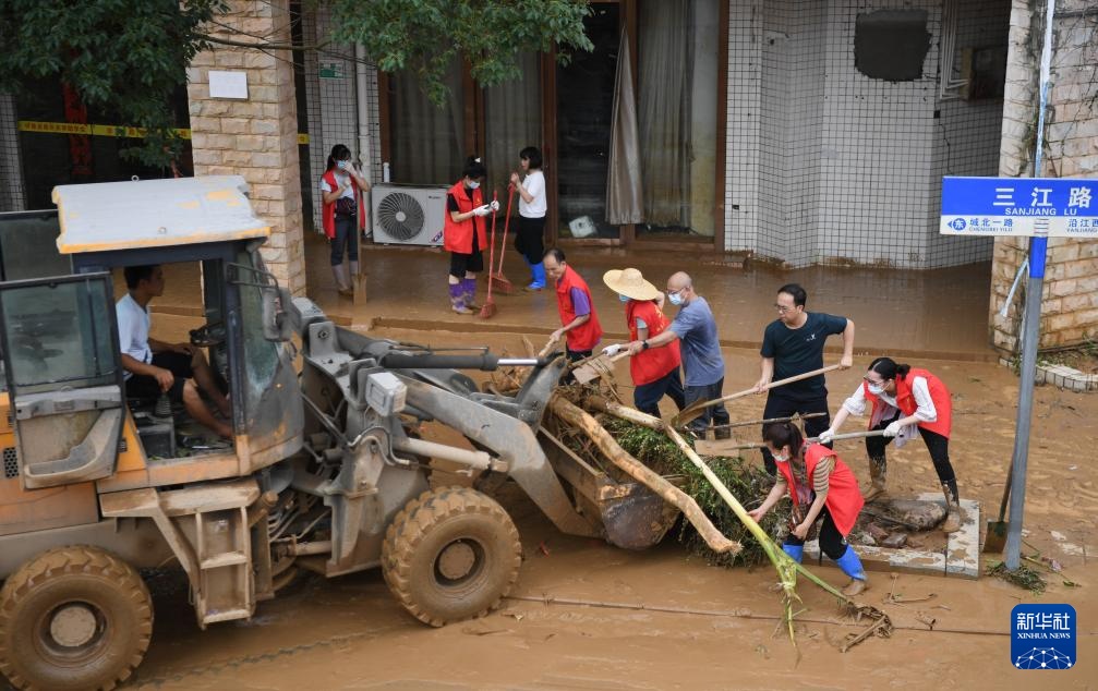 直击广东怀集洪水抢险救灾 直击广东怀集洪水抢险救灾