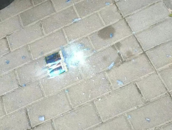 懒得下楼,顺手从18楼扔出酒瓶…六旬老人被刑拘! 懒得下楼,顺手从18楼扔出酒瓶…六旬老人被刑拘!